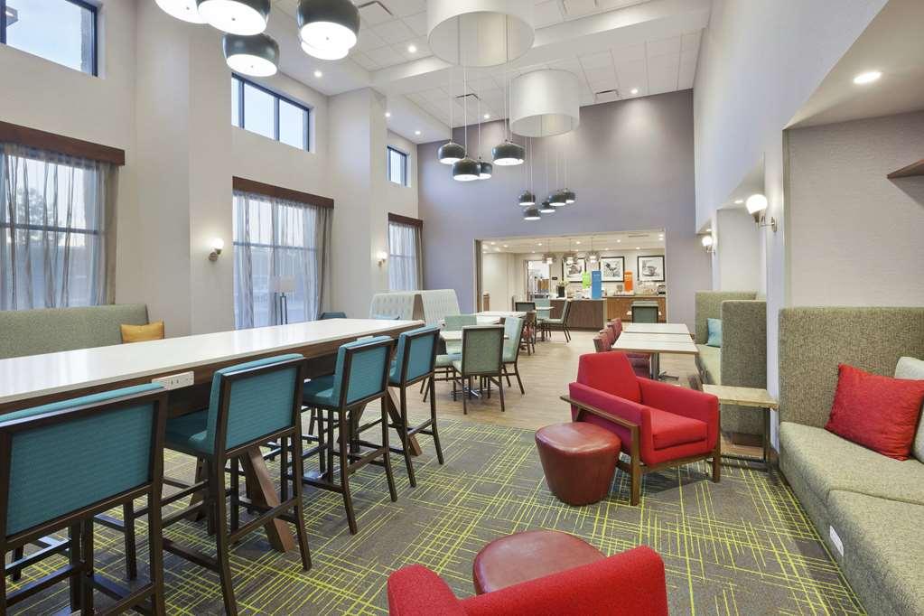 Hampton Inn & Suites Grandville Grand Rapids South Restaurant photo